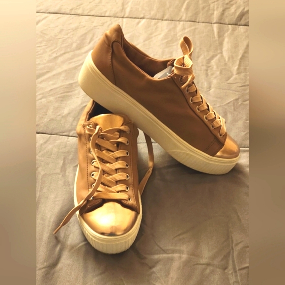 Fabletics Demi Lovato Rose Gold Sneaker Lace up 8.5